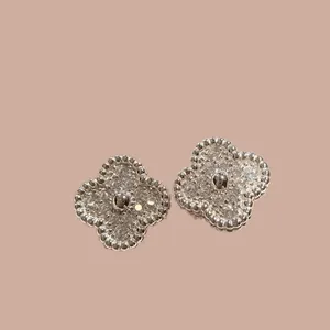 Boucles d'oreilles de créateur classiques Stud Frivole Four Leaf Clover Oreille de boucle d'oreille Green Ohrringe Rhingestone Plated Silver Luxury Moels Drings For Women Jewelry ZL204