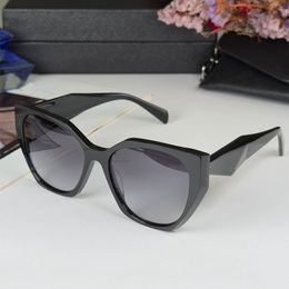 Diseñador clásico Lunettes de Soleil Vintage Mens y MARCO DE MUJER MARCO Irregular Vacaciones de vacaciones al aire libre Gafas de sol con caja PR19ZS