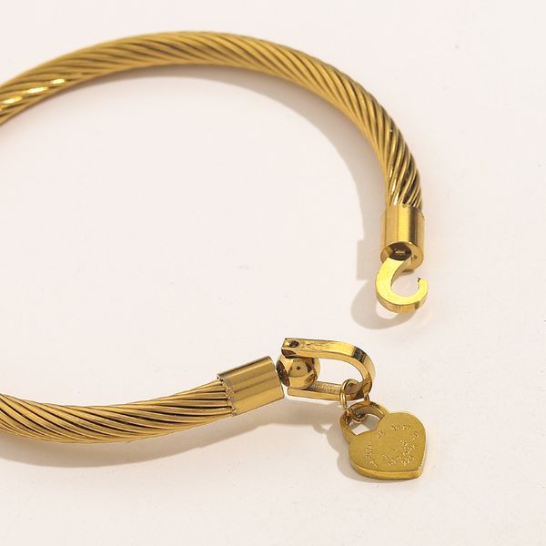 Diseñador clásico Nail Bracelet Love Bracelete Pulsera para mujer Brazalete de acero inoxidable de lujo 18K Gold Gifts Cuff Bracelet Jewelry al por mayor