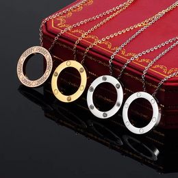 Klassieke designer ketting heren en dames hanger diamanten halskettingen modeontwerper roestvrij staal zilver goud roos voor koppels als cadeau luxe sieraden