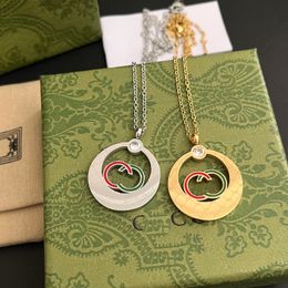 Collier pendentif de créateur classique bijoux d'amour de luxe en acier inoxydable plaqué or collier cadeau marque correcte logo longue chaîne boîte d'emballage