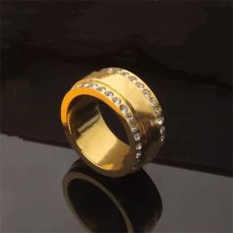 Anillos de diseñador clásicos joyería plateada de astilla para pareja hip hop retro delicado anillo dominante bijoux viajes ocasionales adornos de vacaciones anillo de cristal zl168 G4