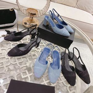 Nieuwe kleur Klassieke designer sandalen Hoge kwaliteit Dames trouwjurk schoenen zomer dikke hakken mode ronde kop slides 100% leer Platform sexy grote maat sandaal