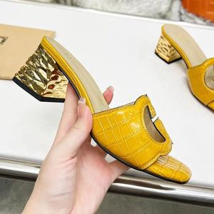 Klassieke designer slippers in de zomer, hoge hakken en 5 cm sandalen met dikke zolen, lederen feest, modieuze en sexy casual damesfabriek met doos plus