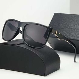 남성과 여성을위한 클래식 디자이너 선글라스 고품질 야외 스포츠 운전 차양 선글라스 파티 안경 선물