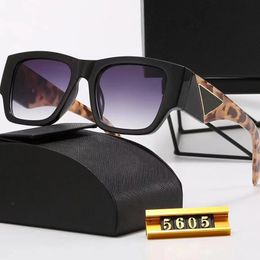 Klassieke designerzonnebril Heren- en damesbril Brand Outdoor Stralingsbescherming UV400 Zonnebril Triangle Signature modeaccessoire met doos