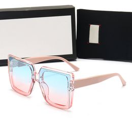 Klassieke designer zonnebril Men Women Square anti-UV gepolariseerd Lense Driving Travel Vacation Beach Sun Glass 1 van de mode Sunglass Eyewear