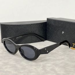 Classic Designer Symbole Sungass Esellipses Cat Eye Protective Protective Goggles Outdoor Beach Sunglasses pour hommes et femmes Signature de triangle en option