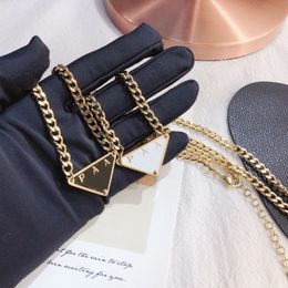 Klassieke Designer Triangle hangsel kettingen Zwarte Witte luxe stijl charme vrouwen ketting voorjaar