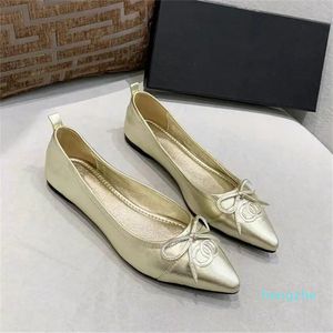 Sapatos de salto plano femininos de designer clássico sapatos de couro moda sola macia sapatos de dança casuais confortáveis sapatos com ferramentas