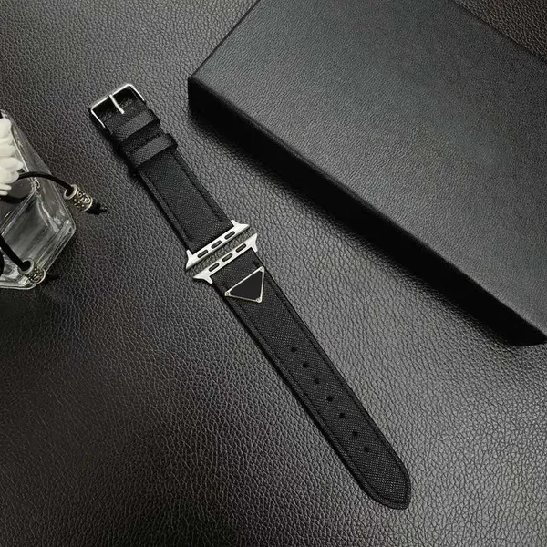 Bracelets de montre de créateurs classiques pour Apple Watch Band 42 38 40 41 44 45 49 mm iwatchs 8 7 6 5 4 3 2 pour hommes et femmes en cuir avec lettres imprimées G2312161PE-3
