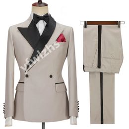 Klassieke Double-Breasted Bruiloft Tuxedos Piek Revers Heren Pak Twee Stukken Formele Zakelijke Heren Jas Blazer Bruidegom Tuxedo jas Broek 01221