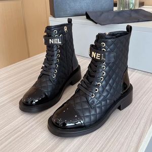 Luxe echte lederen ontwerper Martin Boots Classic Diamond Patroon Fashion Nieuwe zijkant Zipper platte bodem Snow Boots Frans merk veter dikke bodem korte laars