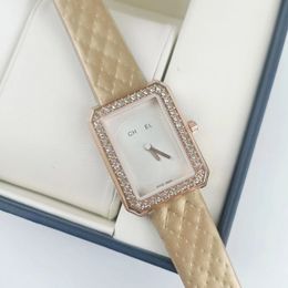 Classic Elegant Designer Watch Womens Automatische mode Simple horloges 30 mm vierkant vol roestvrij staals staal vrouwen goud zilveren kleur schattig polshorloges kanaal