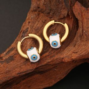 Pendientes de acero inoxidable chapados en oro de 18 quilates con cuentas de mal de ojo esmaltadas clásicas