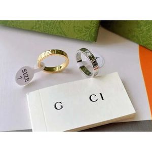 Klassieke prachtige trouwring modeontwerper ring gouden sier kleur geselecteerde geliefden geschenken voor vrouwen hoogwaardige sieradenaccessoires