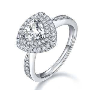 Klassieke mode 2023 One Ct Moissanite diamanten ring voor dames 925 sterling zilver Ins stijl luxe liefdesring met een hoog gevoel Thanksgiving Valentijnsdag