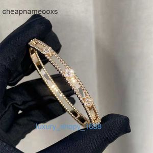 Classic Fashion Charm Van Bracelet Kaléidoscope Bracelet Seiko Lucky Four Leaf Grass plaqué 18k Gold Sky Star Snap3S64749H
