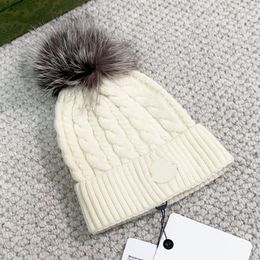 Classic Fashion Design Jacquard Men and Women Without Eaves Leisure Head Cover Cap Outdoor Cotton Hat Warm Autumn Winter Knitted Windbreak