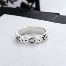 Klassiek mode elf ontwerppaar Ring Men and Women Engagement sieraden ringen vervaagt niet om minnaar geschenken schedels te sturen Skull logo temperament Wild met doos