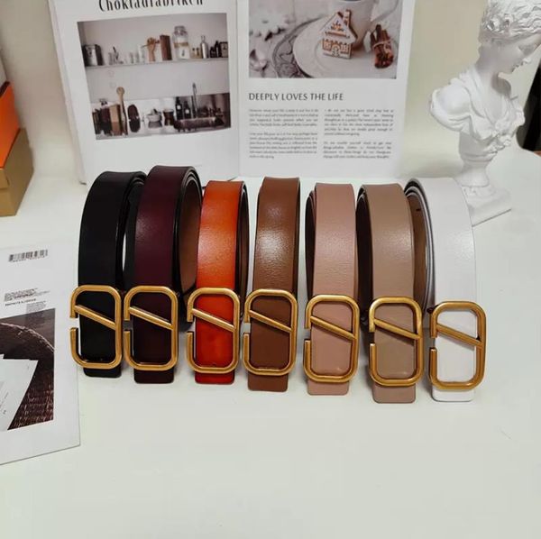 Classic Fashion Gold letter hombres diseñadores cinturones para mujeres Cinturón de lujo Vintage suave Hebilla Cinturones 7 colores Ancho 3 cm con caja