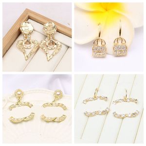 Classic Fashion Gold plaqués Oreurs de créateurs lettres de marque étalon de boucle d'oreille cristal géométrique bijoux pour femmes accessoires de mariage cadeau