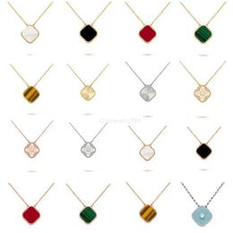 Colliers pendentif de mode classique pour femmes élégant 4 médaillon trèfle à quatre feuilles collier de haute qualité chaînes ras du cou Designer Jewel204E