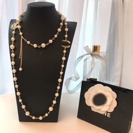 Klassieke mode hanger kettingen voor vrouwen elegante letter kristal parel ketting zeer kwaliteit choker ketens designer sieraden 18K vergulde goudmeisjes cadeau