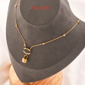 Colliers de pendentif de mode classiques pour femmes élégants colliers de médamment de médamment de boulangement de trèfle 4 / quatre feuilles