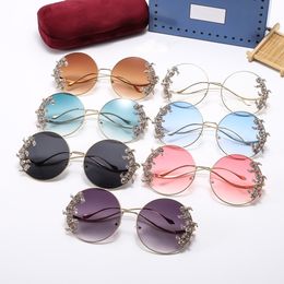 Fashion classique Sparkling Rhinestone Rimless Butterfly Sunglasses Femme Luxury Marque Vintage Sun Glasshes Ladies Eyewear Gafas de Sol With Box