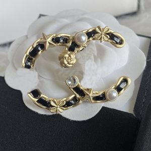 Broche de lettre de marque de Style de mode classique broches de fleur de concepteur pour les femmes charme cadeau de mariage accessoire de bijoux de haute qualité