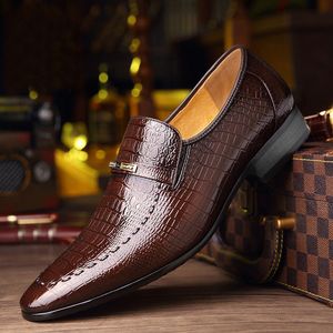 Klassieke FB5F1 Heren Casual Low Cut Emed Leather Comfortabele zakelijke kledingschoenen Man Loafers Plus Maat 38-48 230419