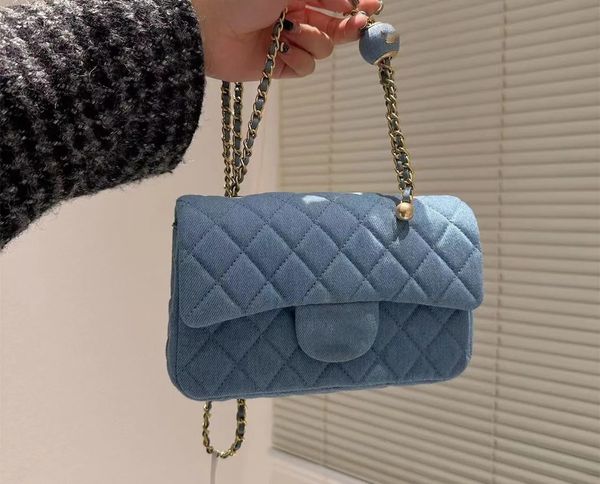 Bolso de diseñador de lujo Bolso cruzado de mezclilla CF Bolso clásico con solapa Bolso de hombro para mujer Acolchado CF Denim Serie de bolas plegables Bolso de cadena Bolso de mano hobo inclinado Monedero