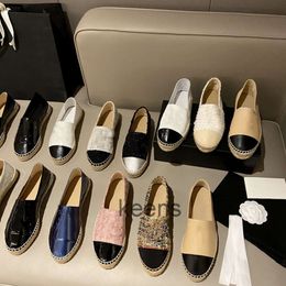 Klassieke platte schoenen Designer loafers voor dames Mode lederen canvas vrijetijdsschoenen Instappers Lente Herfst EU42 fijne loafers passen bij alles