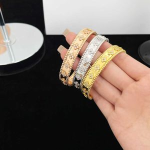 Klassieke vier bladgras Vans caleidoscoop met klaver en diamant volledige diamantarmband veelzijdige en luxe ontwerp eenvoudige en prachtige armband
