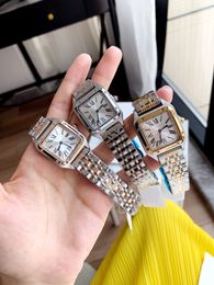 Klassiek geschenk Vintage quartz uurwerk Romeinse markeringen Dameshorloge Luxe designer horloges Neutraal De eenvoudige horloges van 27,5 mm Geen doos