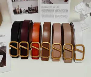 Cinturones para hombre con letras doradas clásicas para diseñadores de mujeres Cinturón de diseño de lujo Cinturones con hebilla de aguja vintage 7 colores tamaño 95-115 Moda casual buena