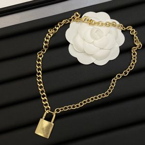 Classic Gold Lock Fashion Jewelry Lettre B Collier pendentif de mariage de haute qualité