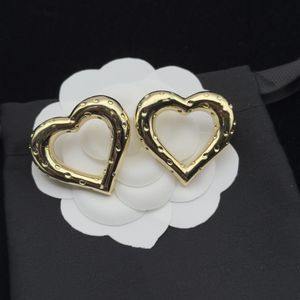 Classique or pêche coeur oreille goujons lettre Original haute qualité femmes oreille goujons cadeau de fête