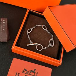 Diseñador de marca de pulseras clásico de oro con estilo retro de estilo retro de moda, pulseras personalizadas de brazaletes personalizados, pulseras boutique de alta calidad