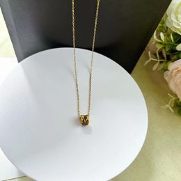 Klassieke vergulde ketting gemaakt van titanium staalmateriaal merkontwerper vintage lederen modieuze charmante ketting hoogwaardige boetiek gift kettingbox