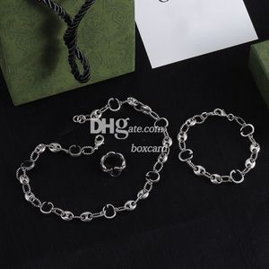 Klassieke vergulde kettingen armbanden hoepelringen sets met geschenkdoos mannen vrouwen designer chique armbanden kettingen jubileum verjaardagscadeau