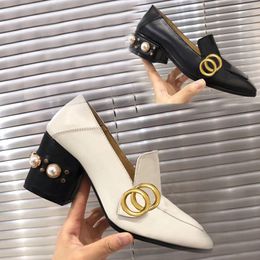 Chaussures habillées classiques Designer SHoes rivet en cuir Talon épais talons hauts 100% cuir de vachette Bouton en métal femme Perle chaussure bateau à talons hauts Grande taille 35-41-42 us4-us11 Avec boîte