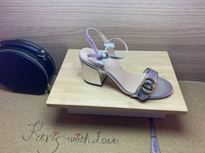 Klassieke sandalen met een hoge hakken Dames Sandaalontwerper Heels 100% Lederen dansschoen Suede Lady Belt Buckle Woman Dikke Heel schoenen groot formaat 5C3