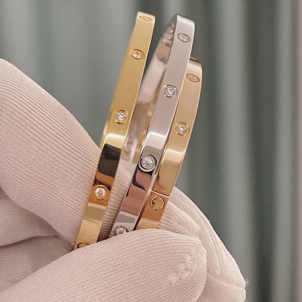 Bracelet à ongles minces de haute qualité classique V-Gold Bracelets à vis d'amour non terniss