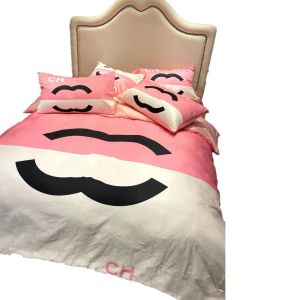 Klassieke ijs zijden beddengoedset met klassieke logo -print zomer cool dekbedoverkap laken kussenkussen 4 stuks set voor sprei geschikt voor 1,5 m, 1,8 m en 2 m bedden