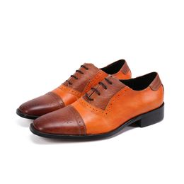 Klassieke Italiaanse handgemaakte mannen Oxford Square Toe echte lederen brogue Business vaze man feest formele kleding schoenen