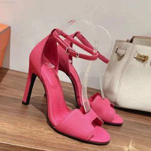 Sandalias clásicas para mujer Zapatos de tacón alto de verano Sandalias de tacón de aguja de cuero con correa trasera 10,5 cm Diseñadores de lujo sexy Sandalia Fiesta de noche Tacones de boda para mujer