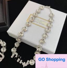 Classic Lady Style Retro Light Luxe hoogwaardige volle diamanten feestketting ketting ketting ketting ketting sieraden accessoires