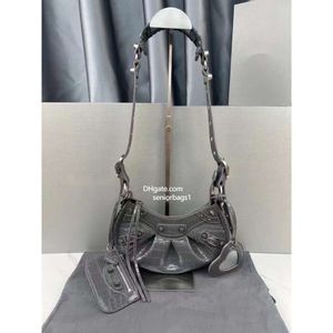 Klassieke le cagole schoudertas dames motortas designer tassen echt lederen crossbody tas bb klinknagel halve maan onderarmtassen luxe modetassen